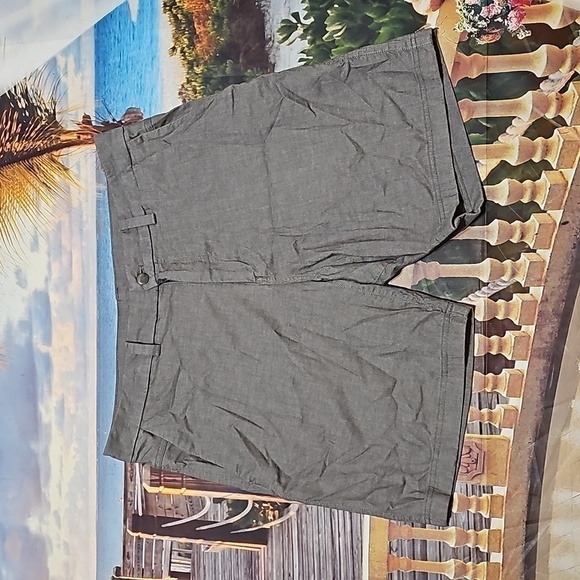 Lululemon Gray Shorts Size 36‎ - Picture 1 of 4